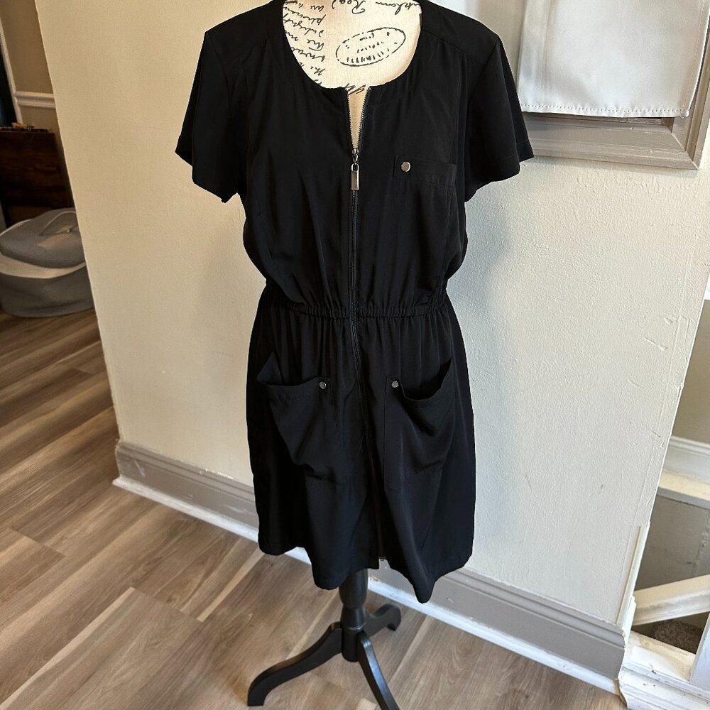 Black office dress- Size 8- Alfani- Zipper and pockets details